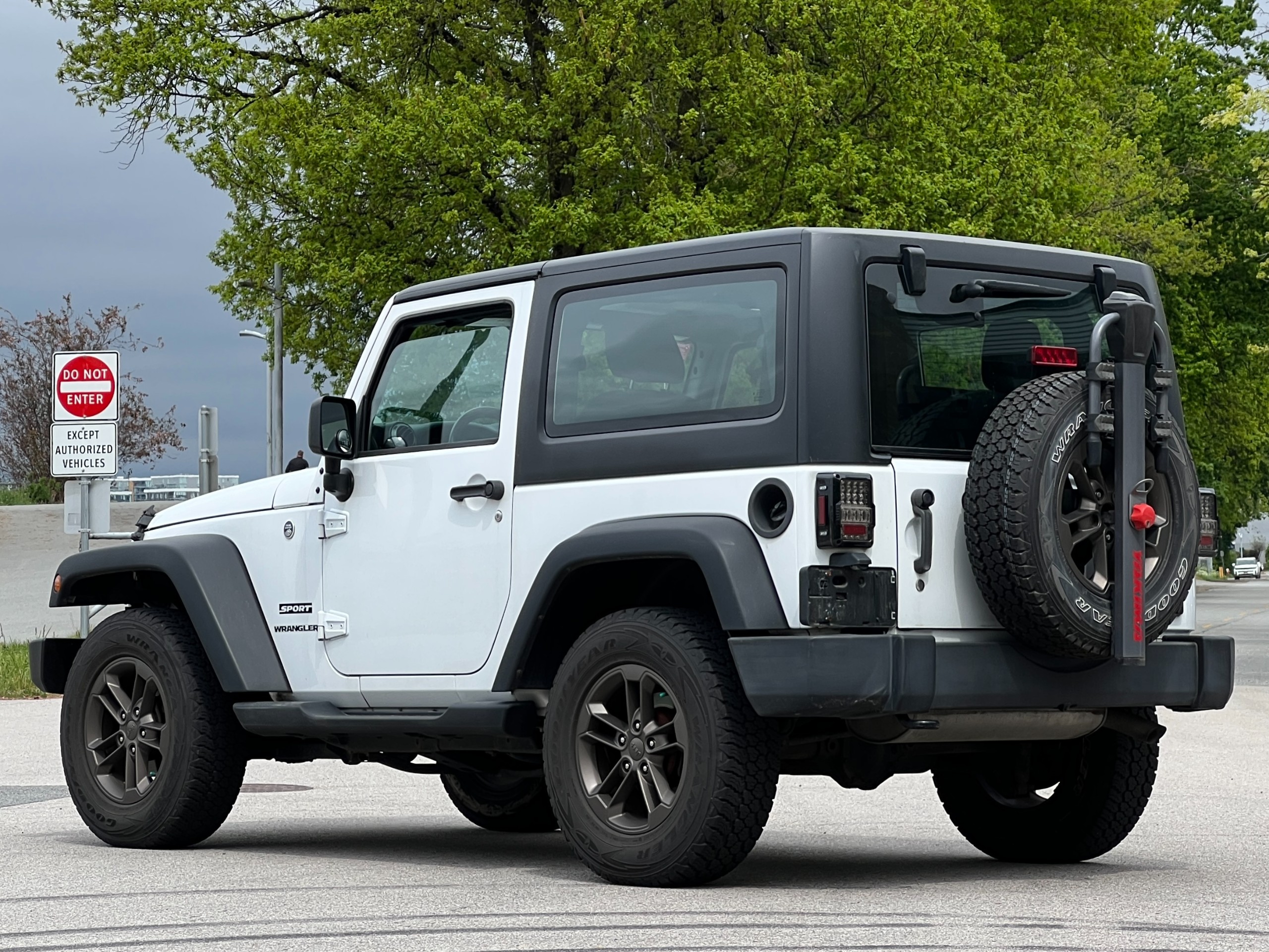 2016 Jeep Wrangler sport | full service record | BC Local - Image 5